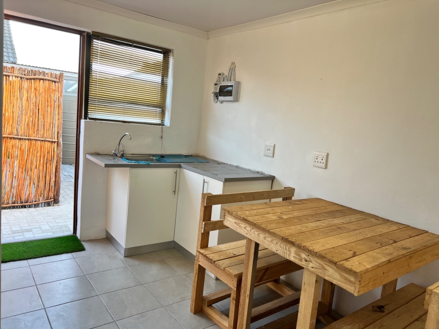 To Let 1 Bedroom Property for Rent in Malibu Village Western Cape